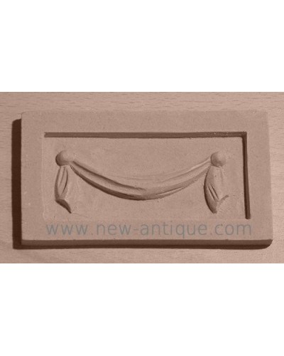 Apllique molding 389