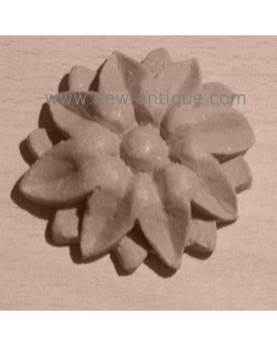 Applique molding 390